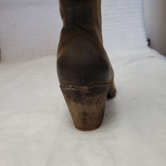 Rocket Dog Size 8 Leather Ankle Boots Booties Brown 2 1/2" heel women's GUC - Picture 10 of 13